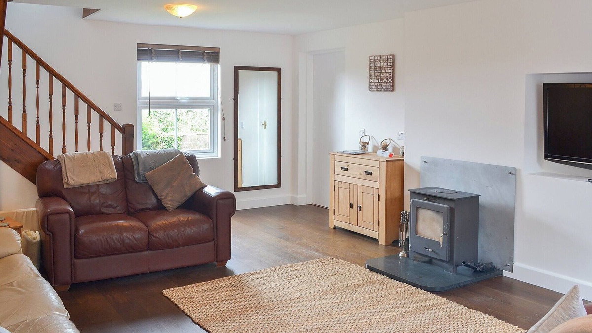 Garn Fadryn Cottage | 4 bedroom accommodation in Llangwnadl, near Pwllheli