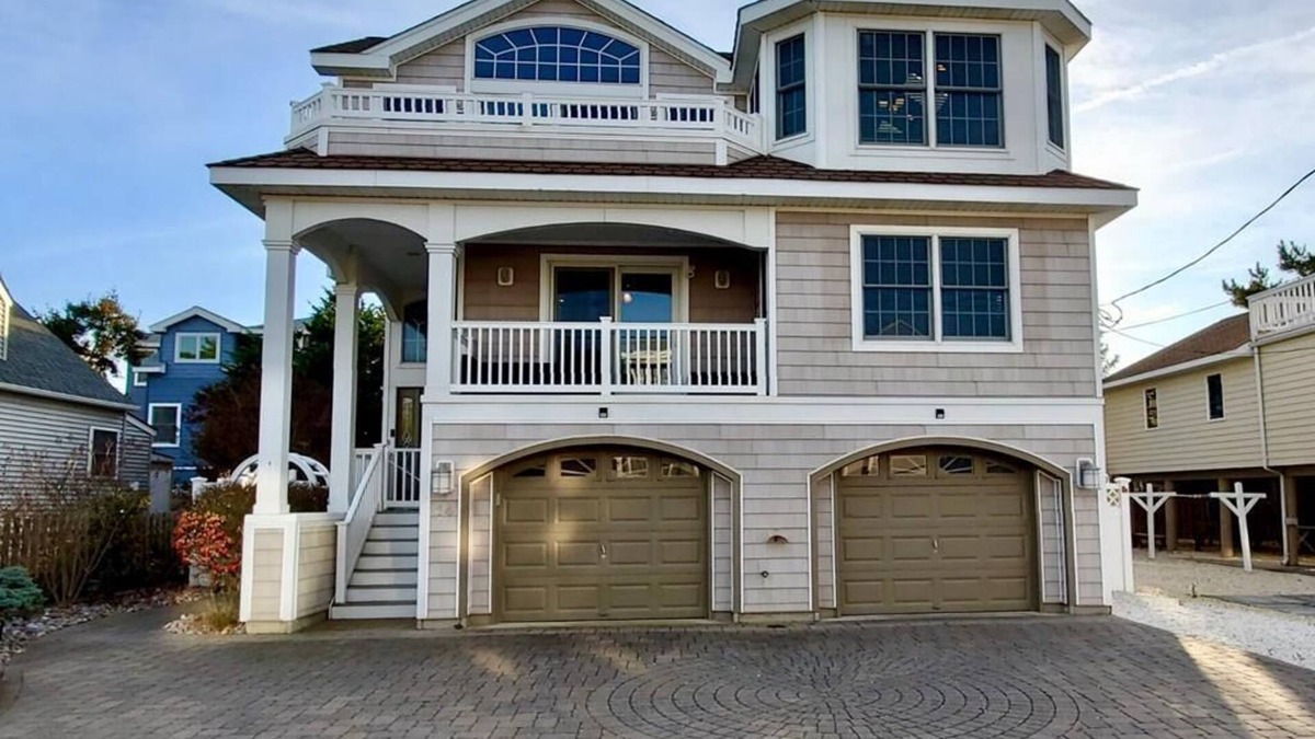 Beach Haven House | 4 bedroom accommodation in Brant Beach