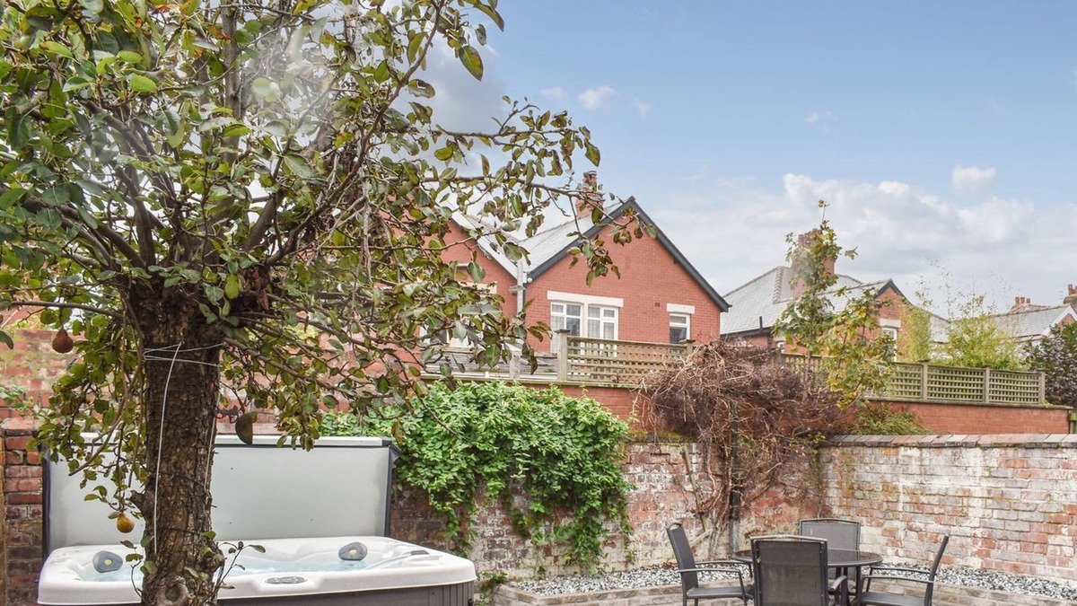 South Shore Cottage | 4 bedroom accommodation in Blackpool