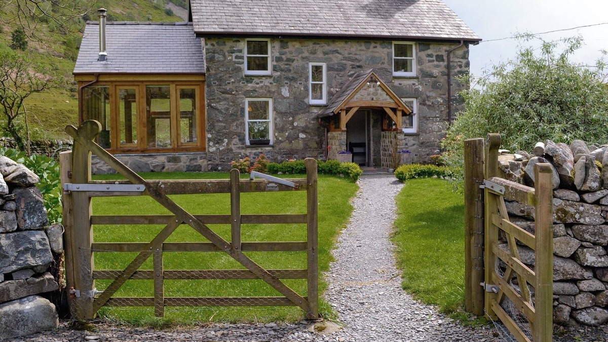 Dolgellau Cottage | 4 bedroom accommodation in Llanfachreth, near Dolgellau