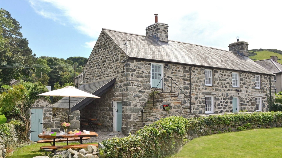 Llwyngwril Cottage | 4 bedroom accommodation in Llwyngwril, near Aberdovey