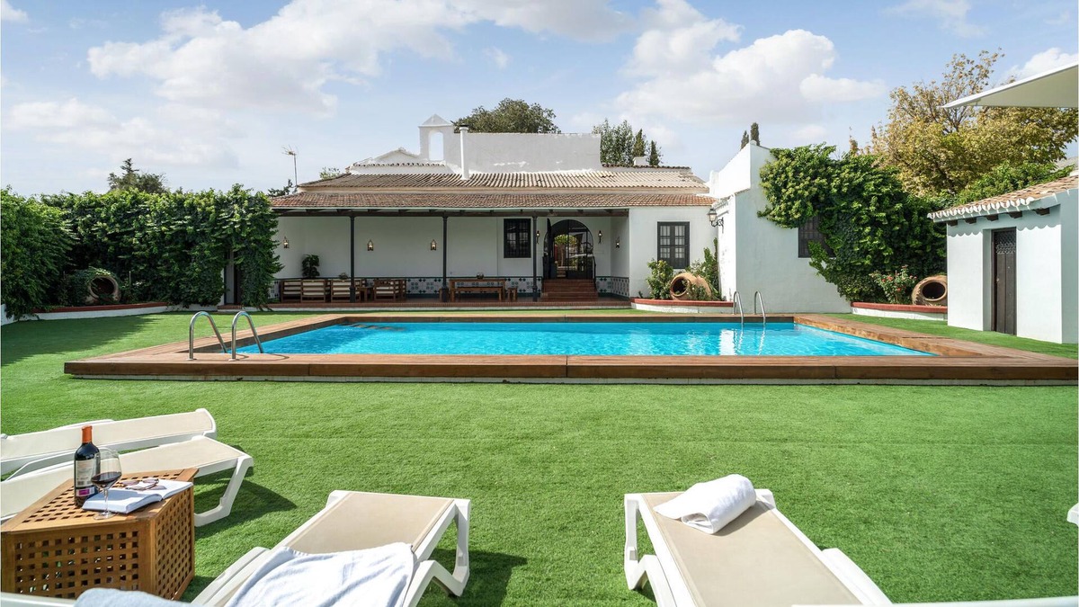 Antequera House | 4 bedroom accommodation in Antequera