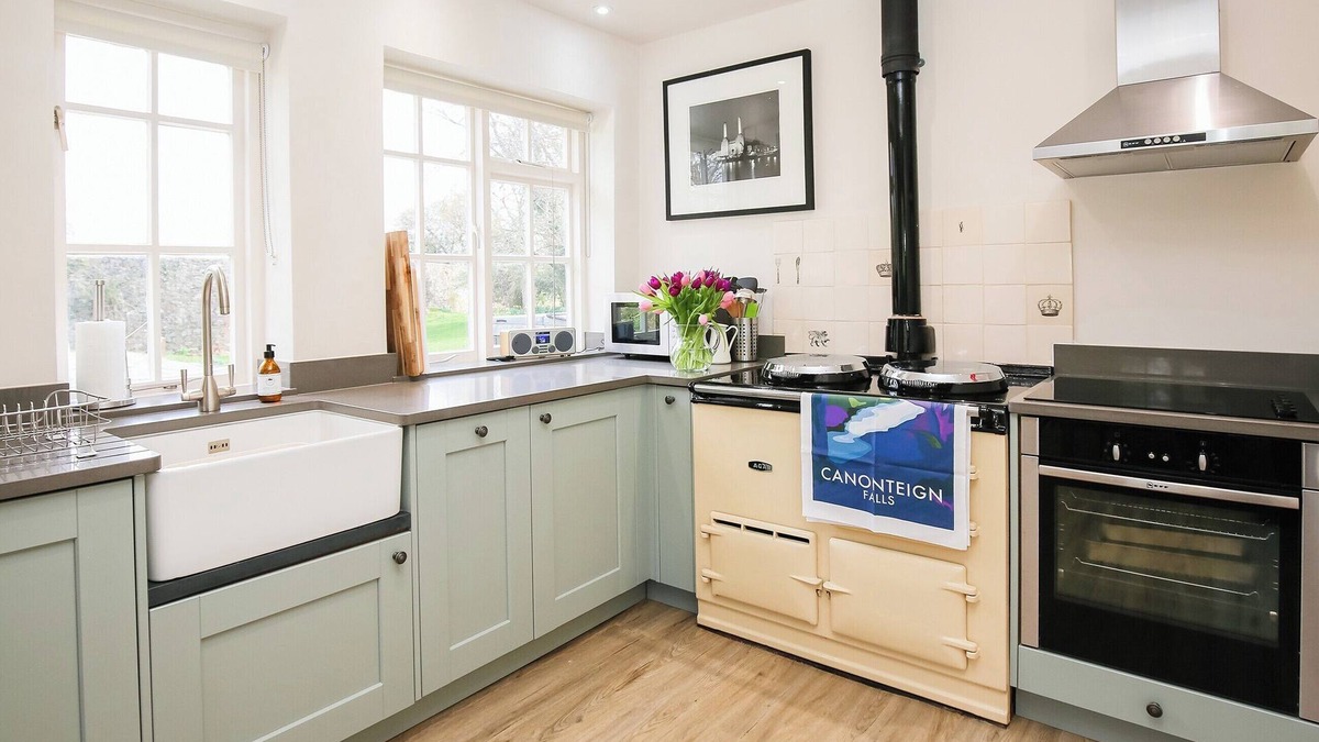 Heligan Cottage | 4 bedroom accommodation in Christow