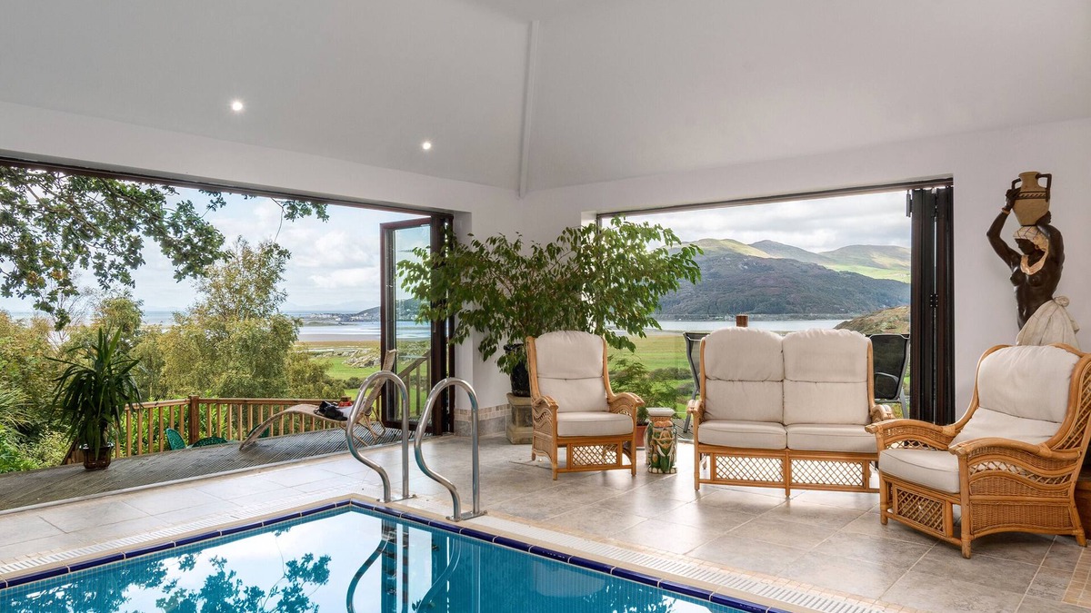 Arthog Cottage | 4 bedroom accommodation in Arthog, near Dolgellau
