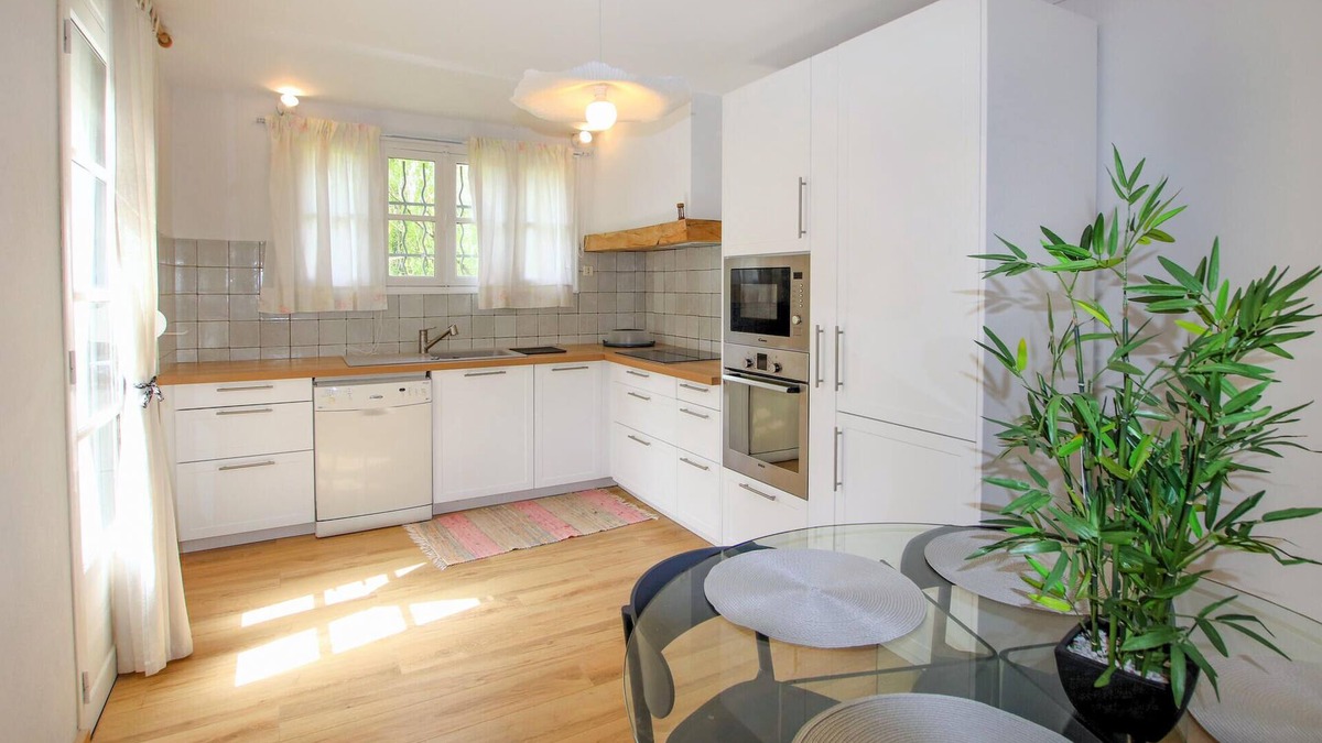 Vogue House | 4 bedroom accommodation in Vogüé