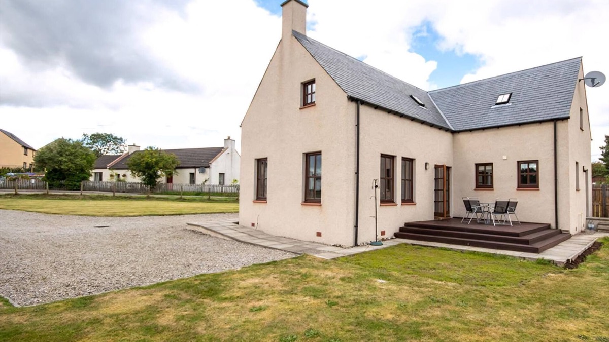 Edderton Cottage | 4 bedroom accommodation in Tain
