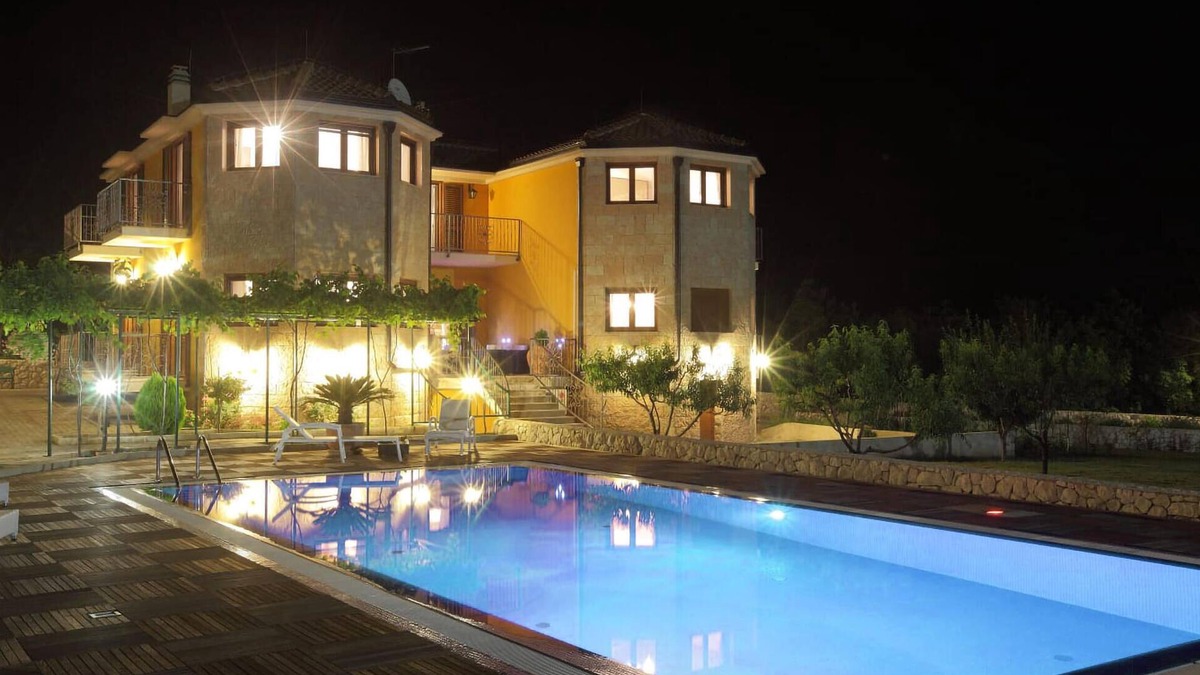 Cista Provo House | 4 bedroom accommodation in Svib