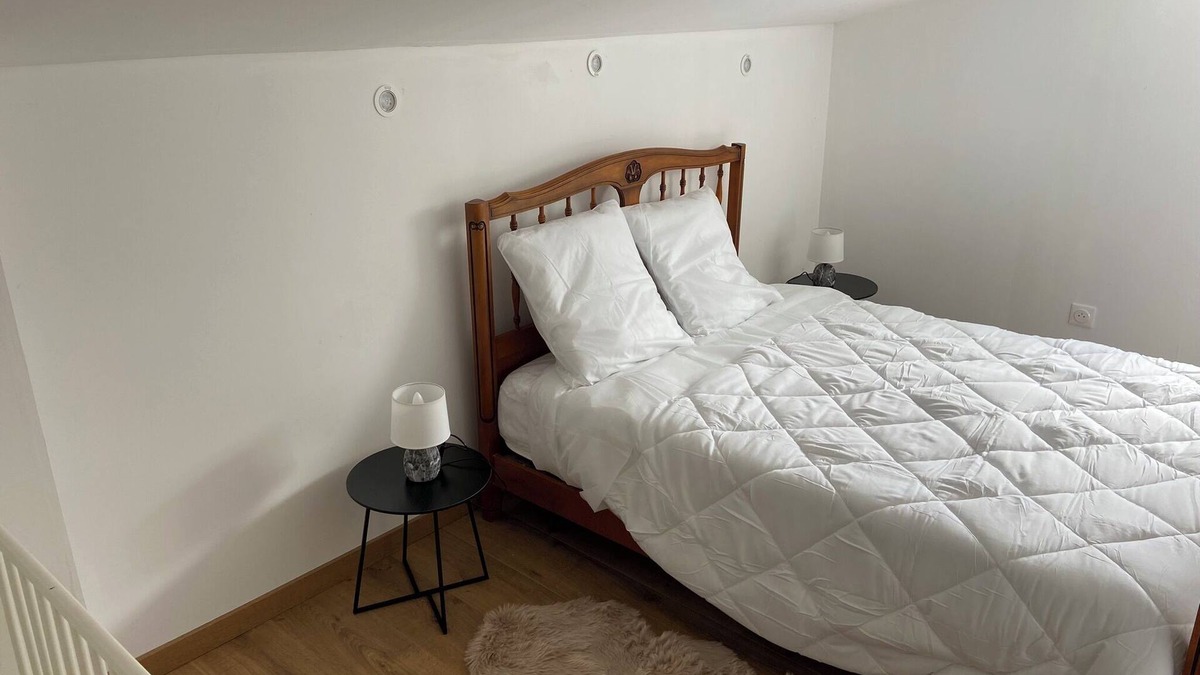 Camblain-Chatelain Apartment | 4 Bedroom Apartment in Camblain-Châtelain