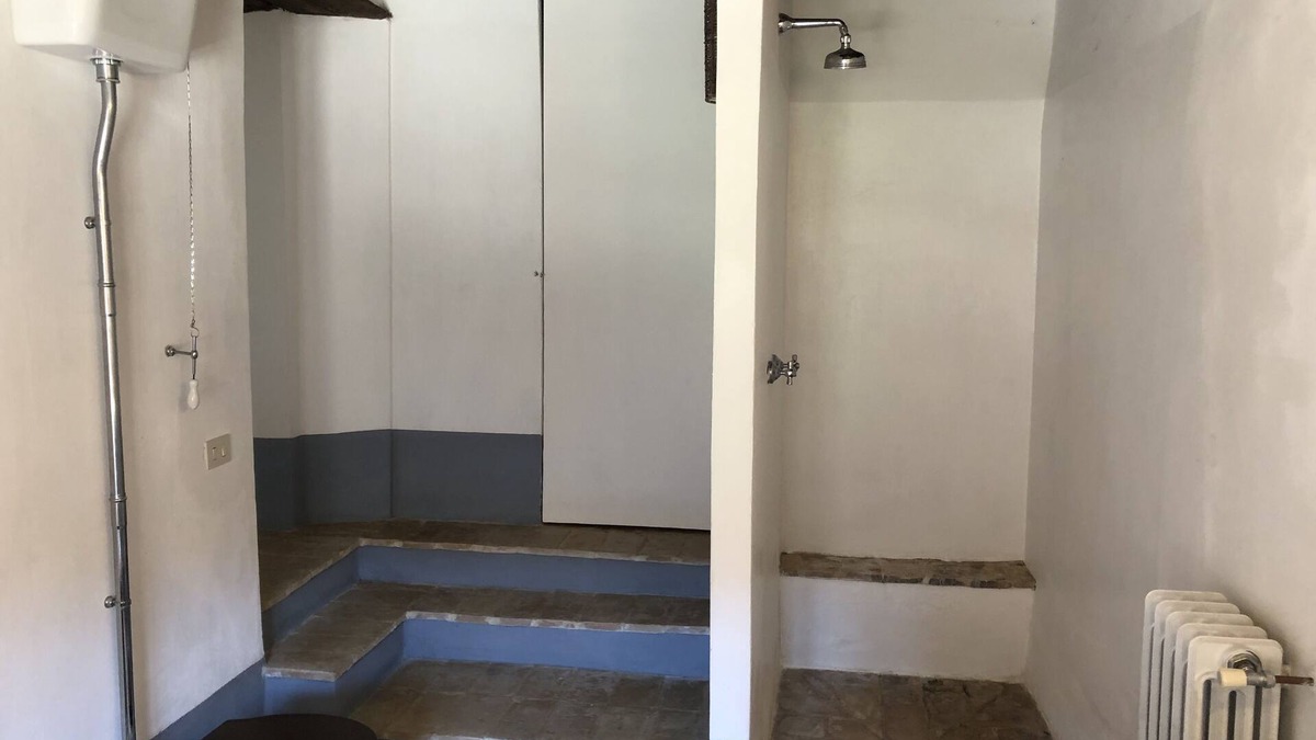 Seggiano House | 4 bedroom apartment in a medieval castle estate with swimming pool