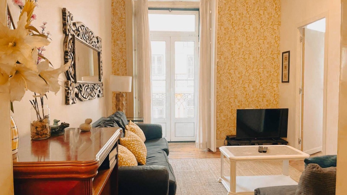 Santa Maria Maior Apartment | 4 Bedroom Apartment near Augusta Arch