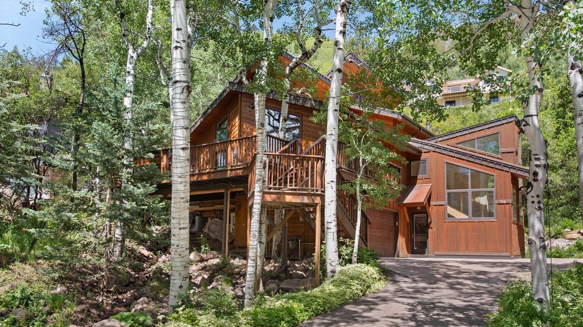 Aspen House | 4-bedroom Aspen Mountain Hideaway.