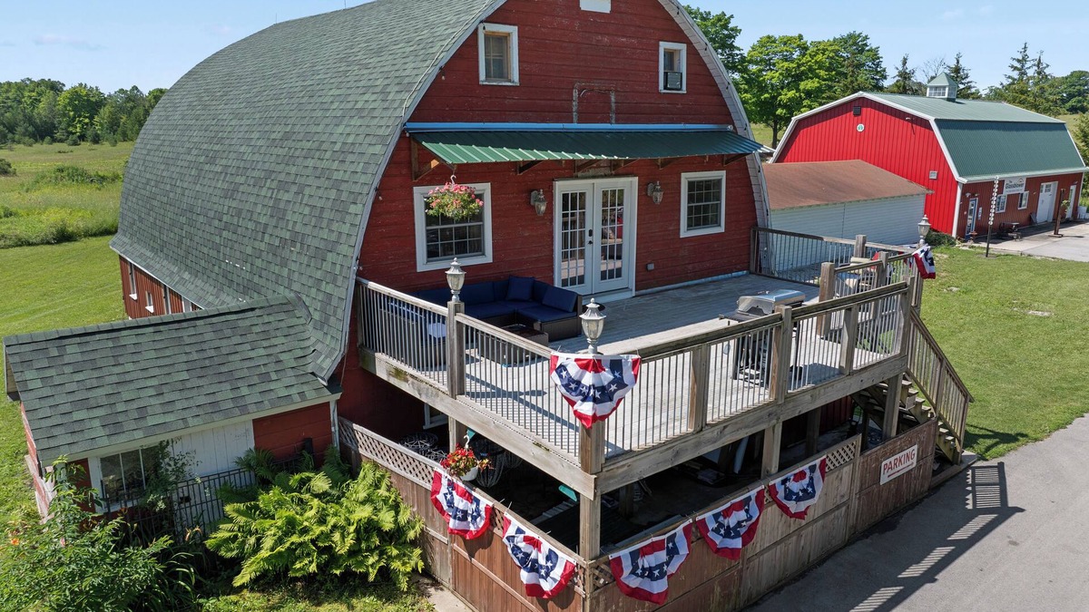 Sister Bay House | 4-bedroom barn in terrific Sister Bay with WiFi, AC. Enjoy your stay