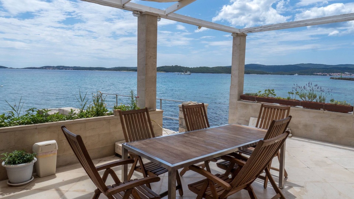 Orebic Villa | 4-bedroom beachfront Villa Sea Wave, Orebič