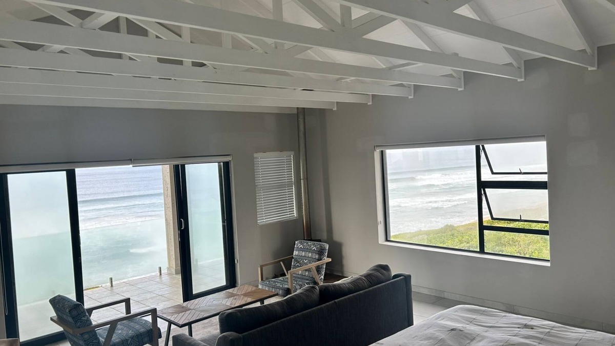 Reebok House | 4-bedroom Beachside house in Garden Route District