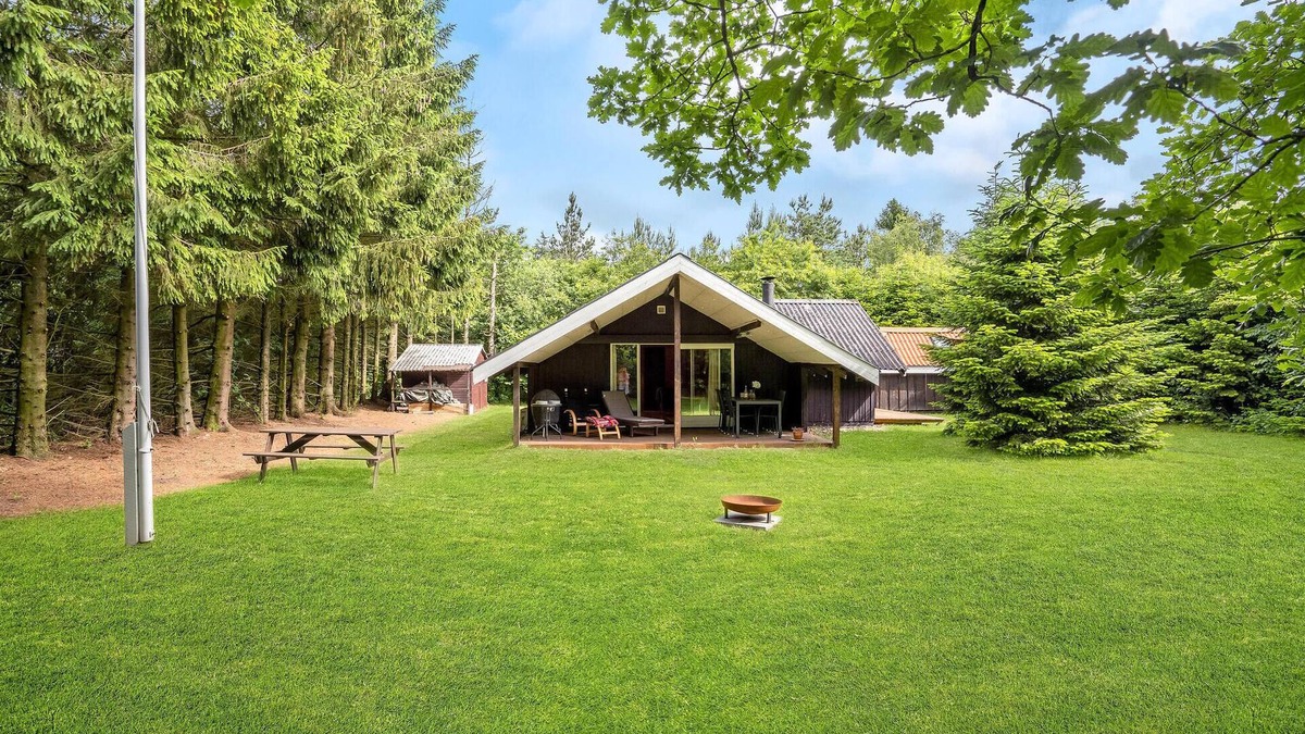 Arrild Ferieby House | 4 bedroom beautiful home in Toftlund