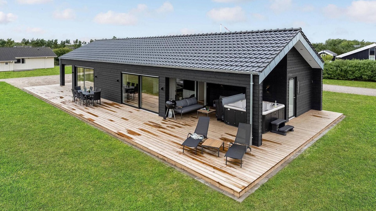 Bork Havn House | 4 bedroom beautiful home in Hemmet