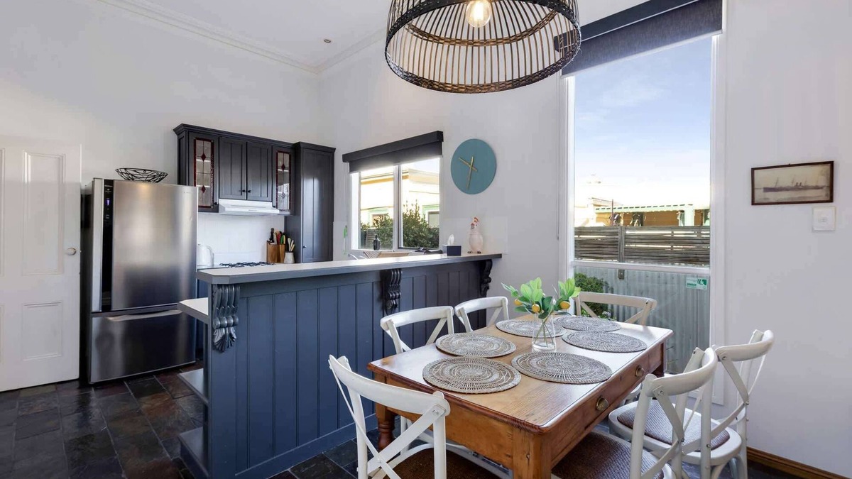 Bendigo House | 4-Bedroom Bliss On McCrae, Central Bendigo