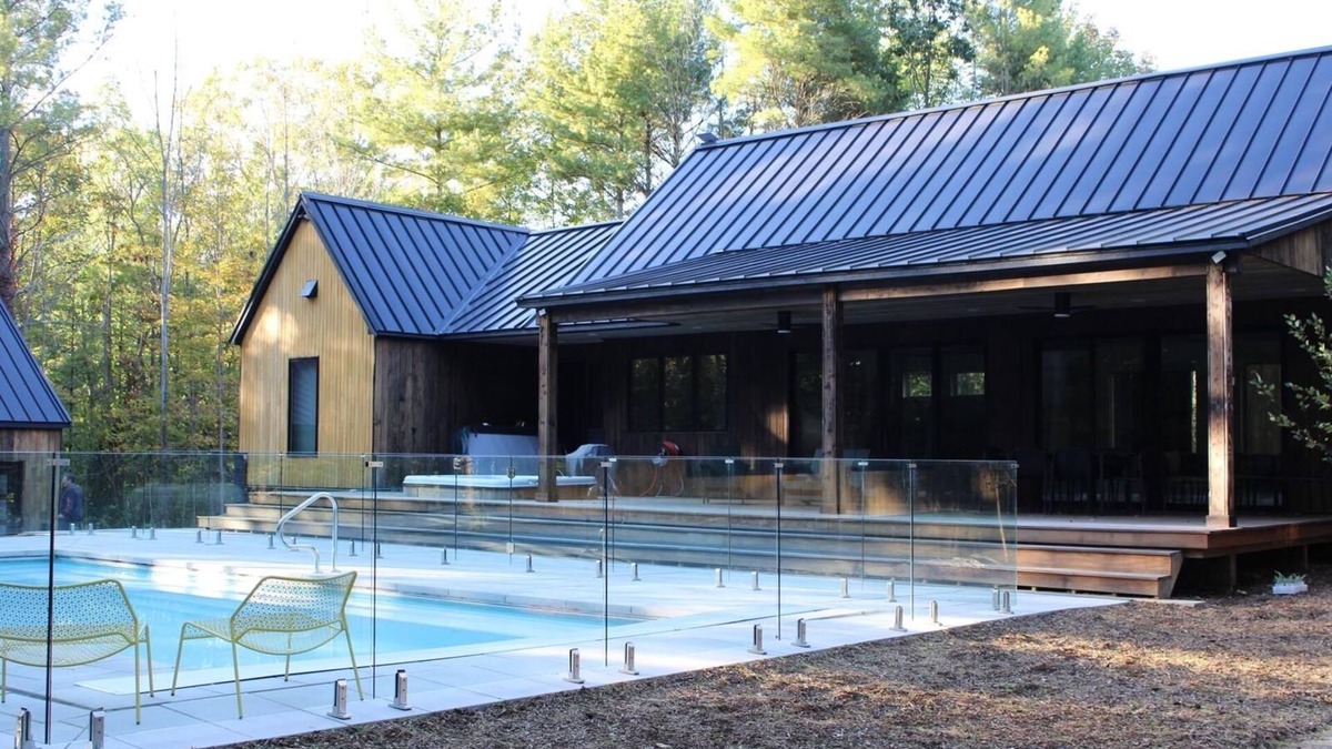 Coloma Cabin | 4-bedroom cabin in nice Coloma with fitness room, AC, WiFi