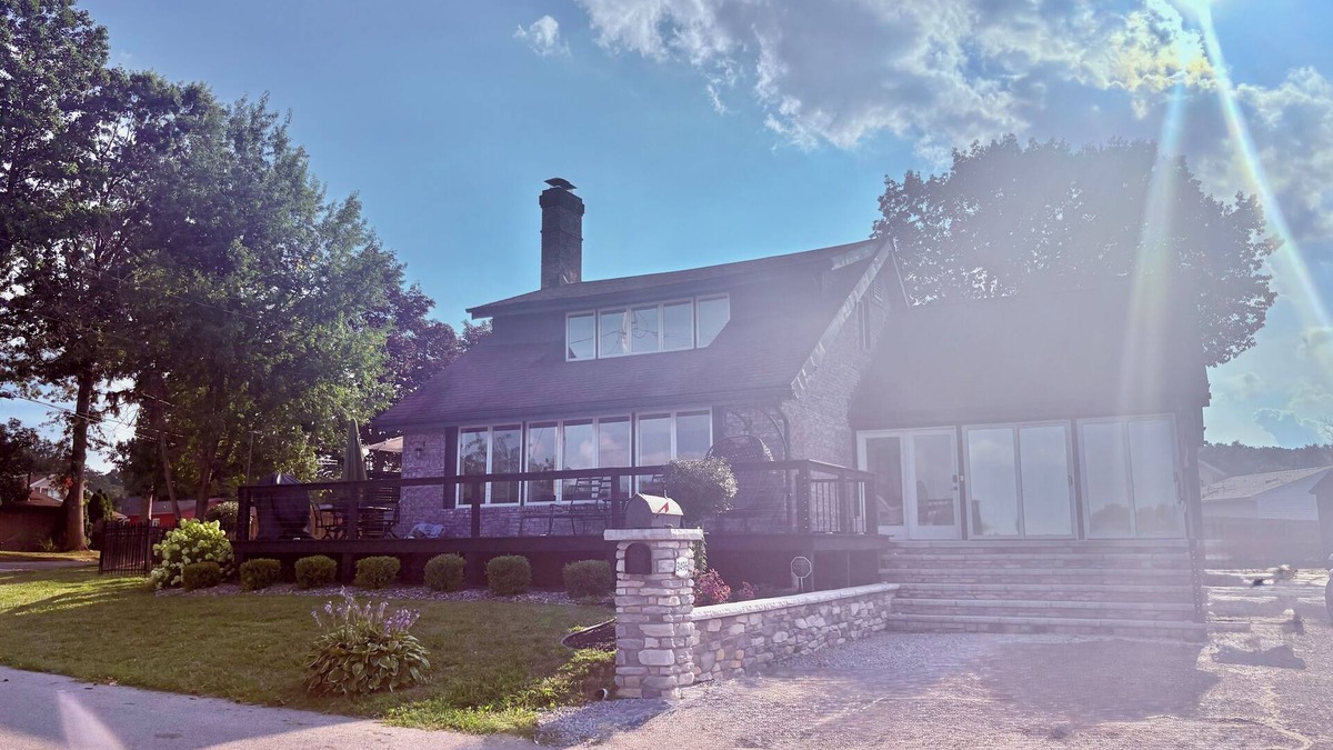 Portage Lakes Cottage | 4-bedroom cottage in peaceful Portage Lakes w/hottub, lake access, pet friendly