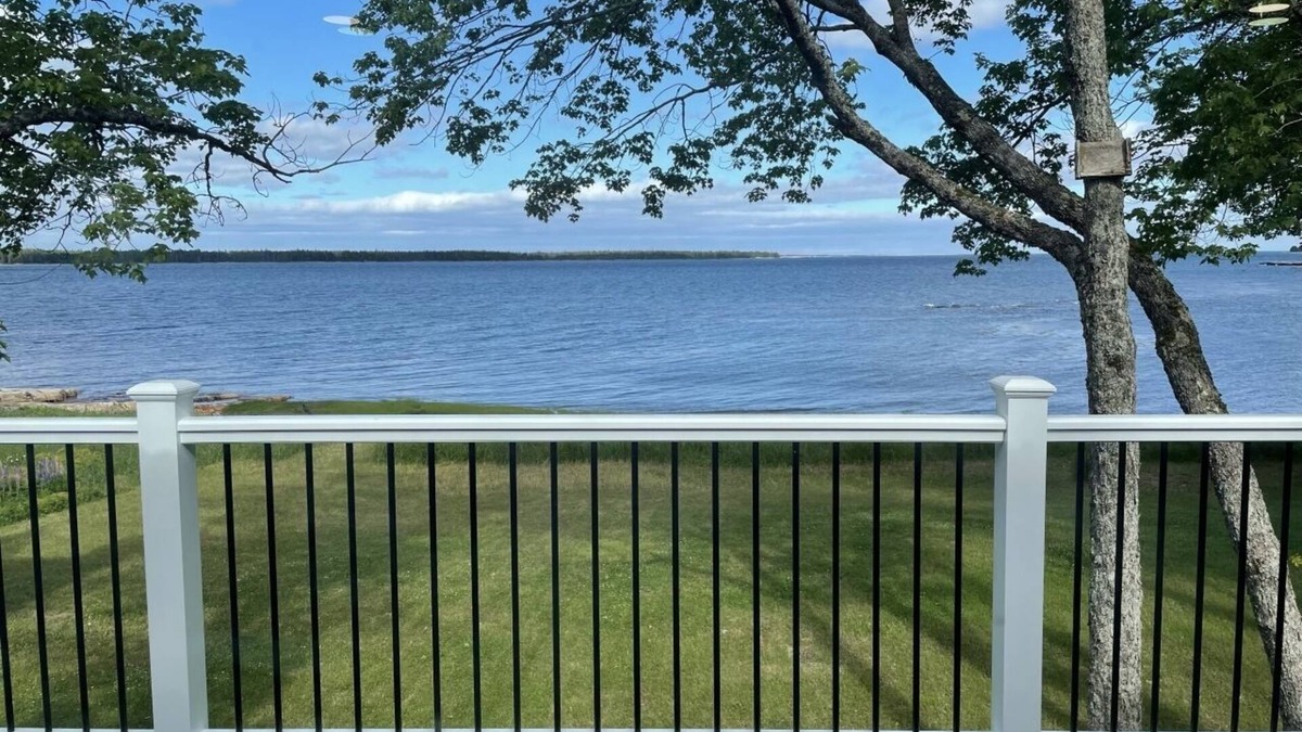 Corea House | 4-Bedroom Family-Friendly Pet-Friendly Oceanfront Home in Downeast Maine