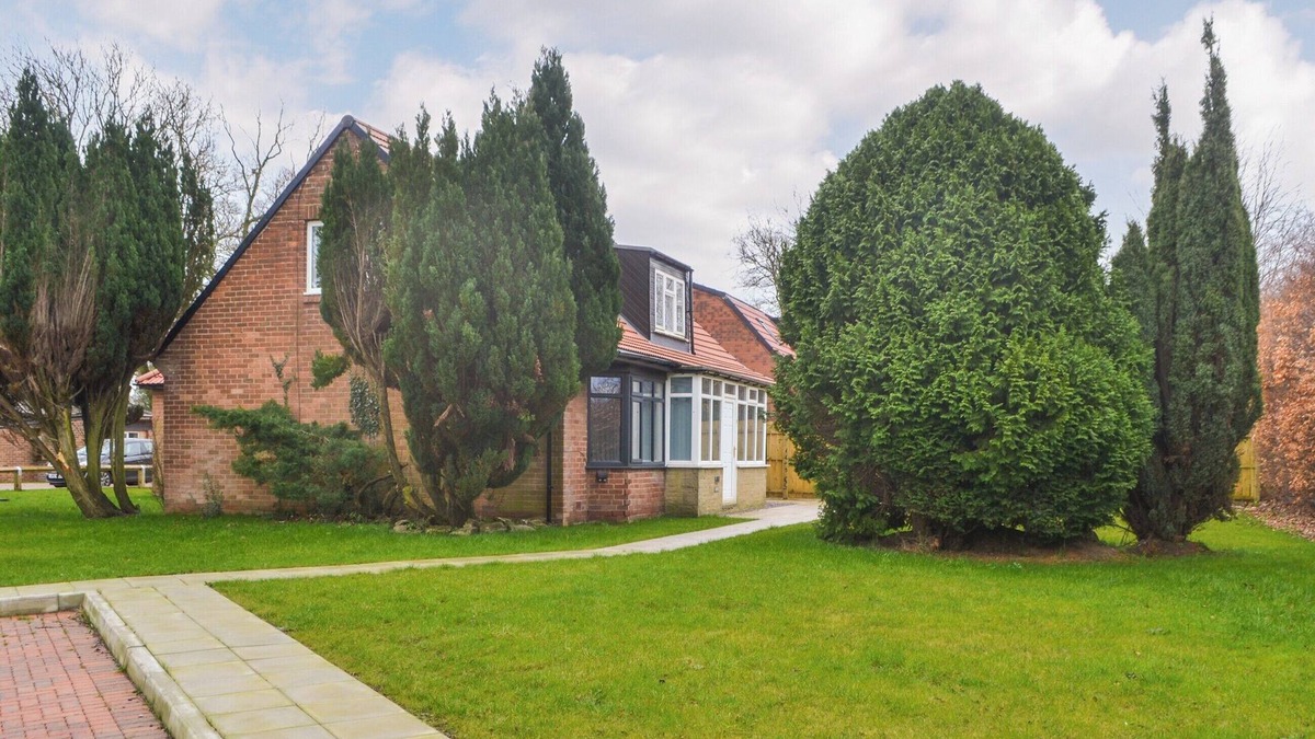 Newcastle-upon-Tyne Cottage | 4 bedroom accommodation in Benton, near Whitley Bay