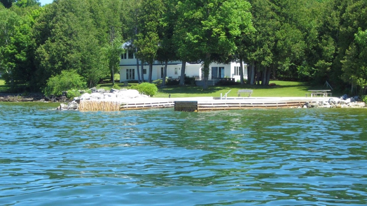 Ephraim House | 4 bedroom home on the water with westerly views of sunset!