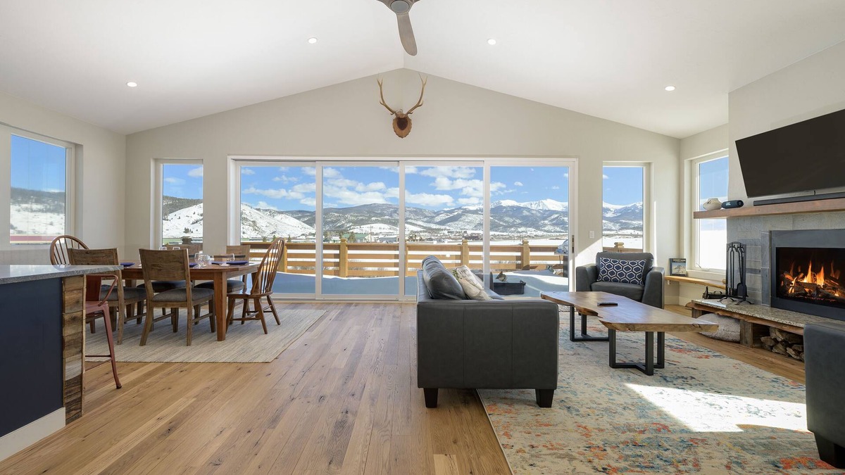 Tabernash House | 4 bedroom home, pet friendly, private outdoor hot