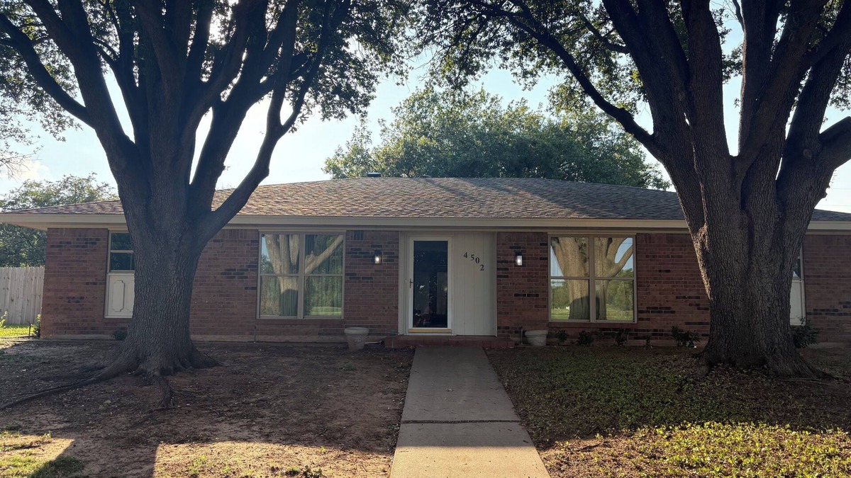 Wichita Falls House | 4 bedroom home right across from Weeks Park Golf course!