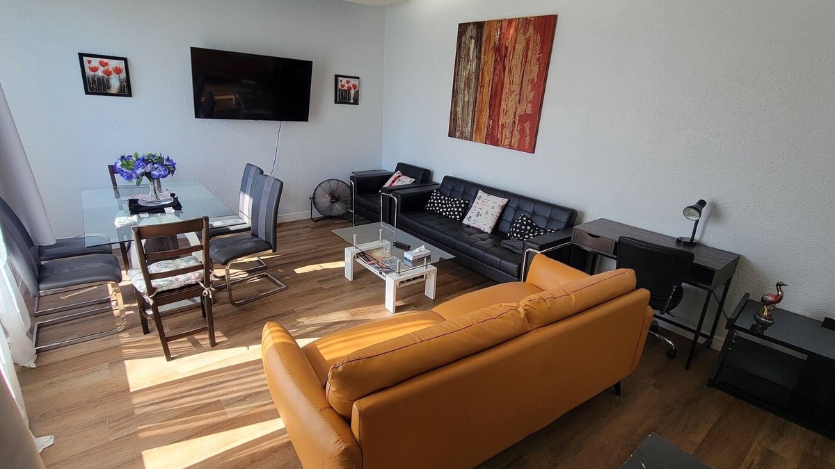 Northwest Calgary House | 4-Bedroom House by Downtown & Airport