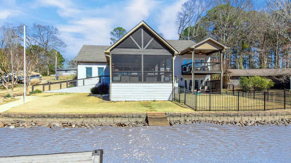 Smith Mountain Estates House | 4-bedroom house in charming Jackson's Gap with Boat Ramp/Pet Friendly/Super View