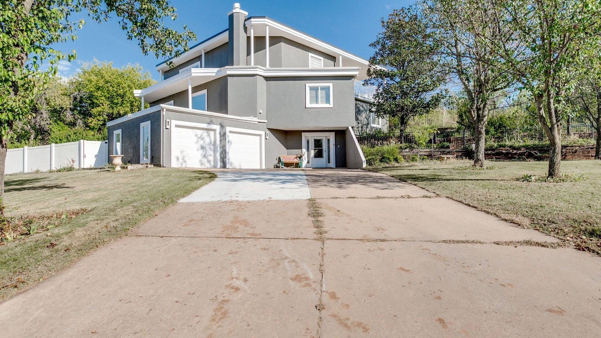 Central Oklahoma City House | 4-bedroom house in delightful Oklahoma City with AC