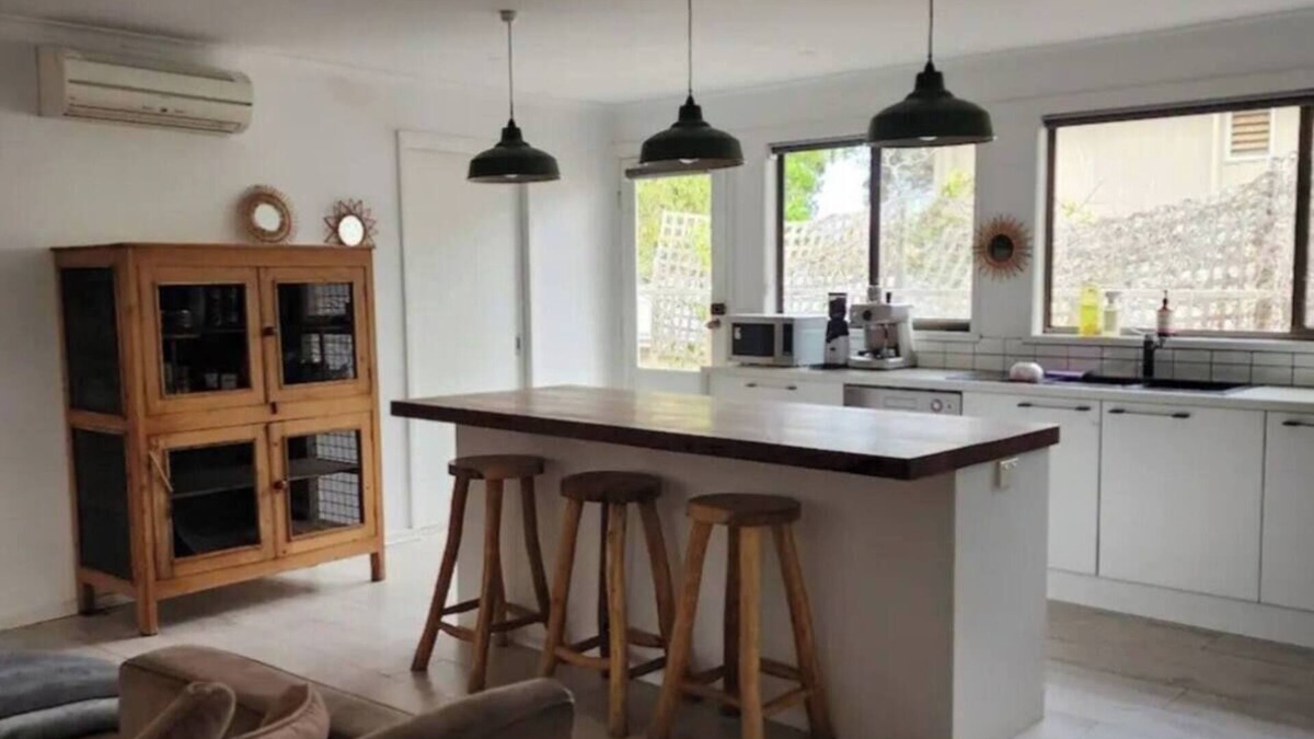 Ocean Grove House | 4-bedroom house in fabulous Ocean Grove with WiFi, AC. Enjoy your stay