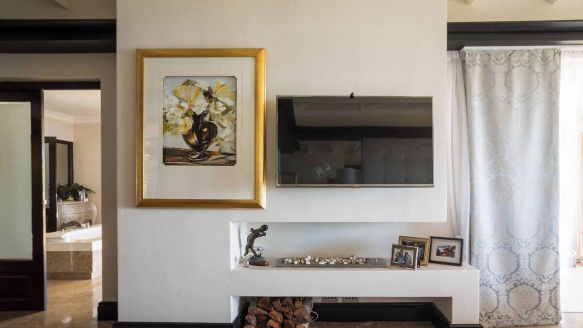 Hout Bay House | 4-bedroom house in beautiful Llandudno, CapeTown GLORIOUS VIEWS OF THE ATLANTIC