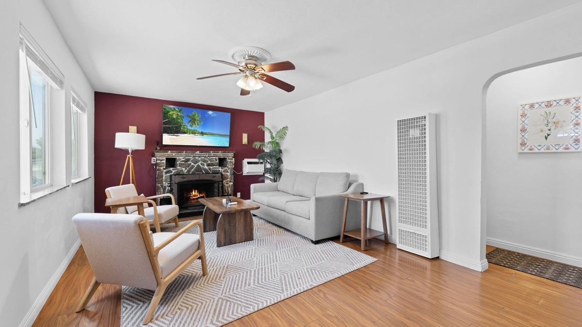 El Cajon House | 4-bedroom house in charming El Cajon with AC, WiFi