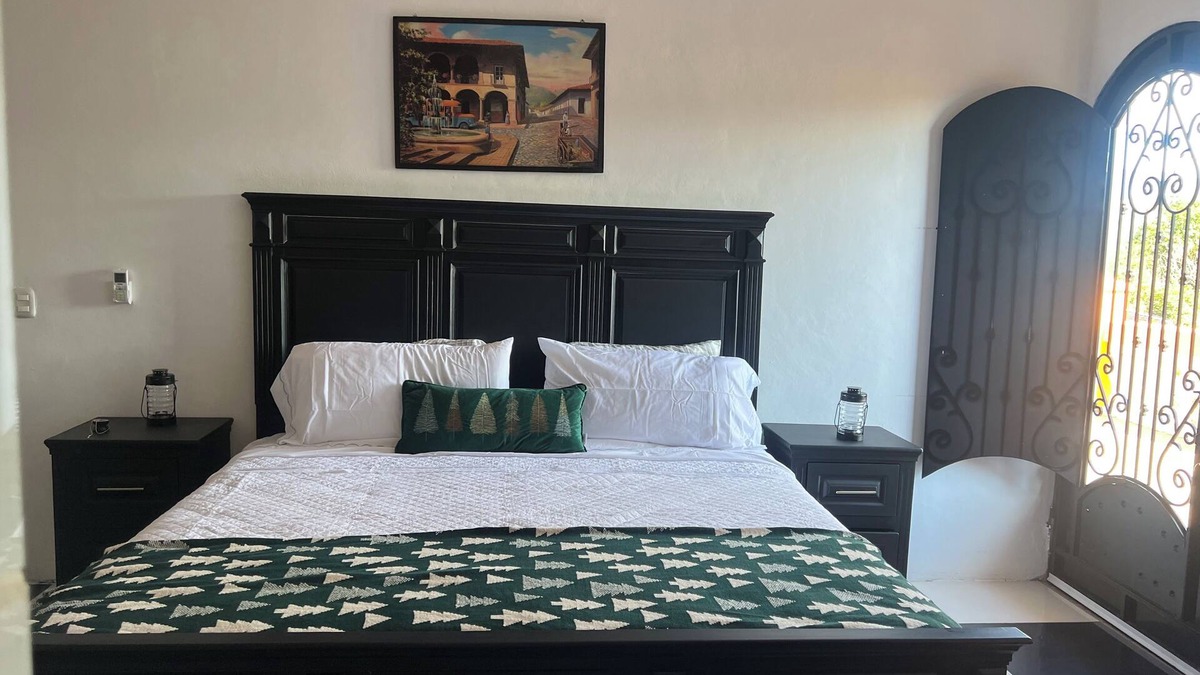 Ahuachapan House | 4-bedroom house in brilliant La Hachadura with WiFi, AC