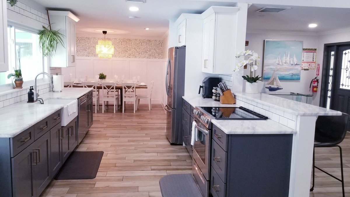 Largo House | 4-Bedroom House, KS with Inground Heated Poolnand 15 minute to Clearwater Beach