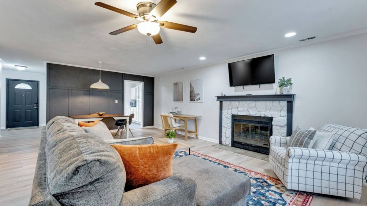 Virginia Beach House | 4-bedroom house in welcoming Virginia Beach with WiFi