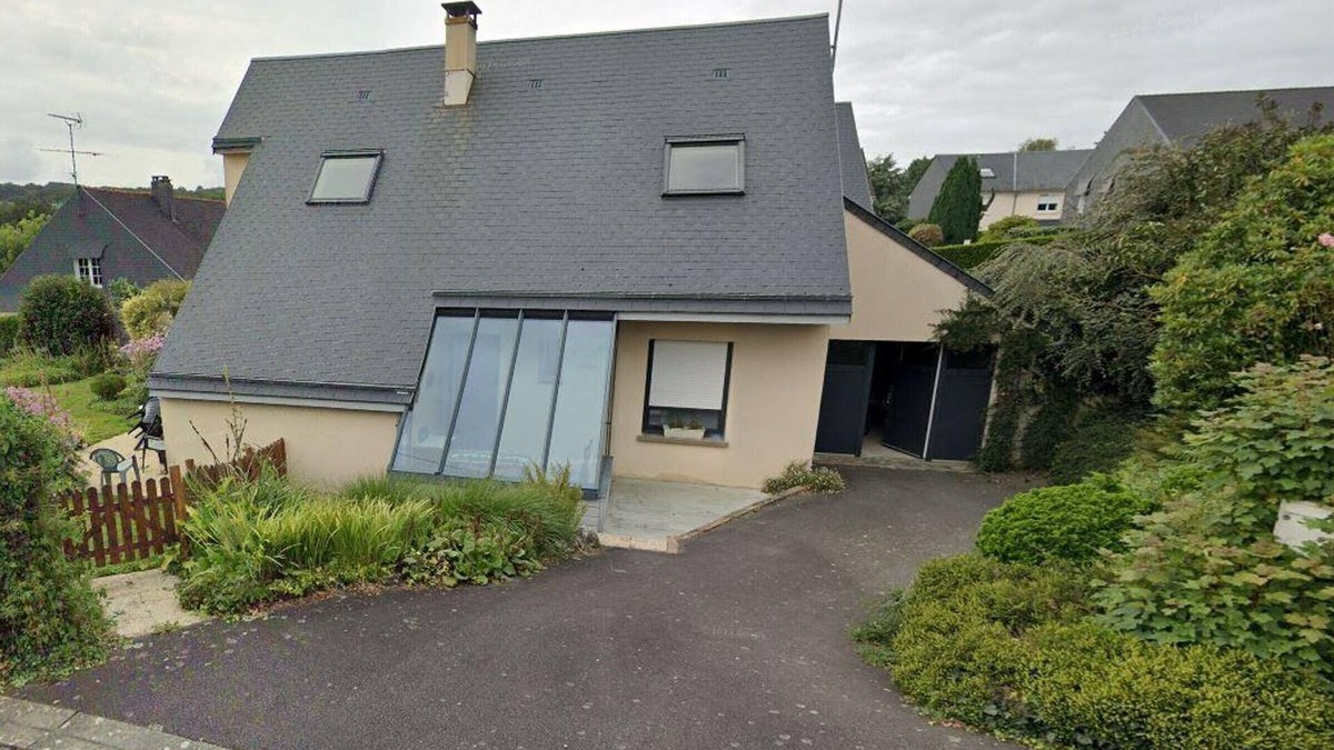 Le Neufbourg Cottage | 4-bedroom house with garden and bikes in Le Neufbourg