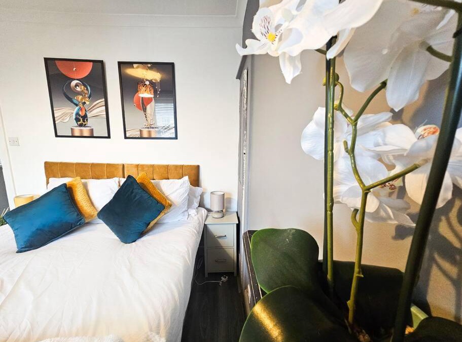 Gravesend Apartment | 4 bedroom Hse close to Riverside