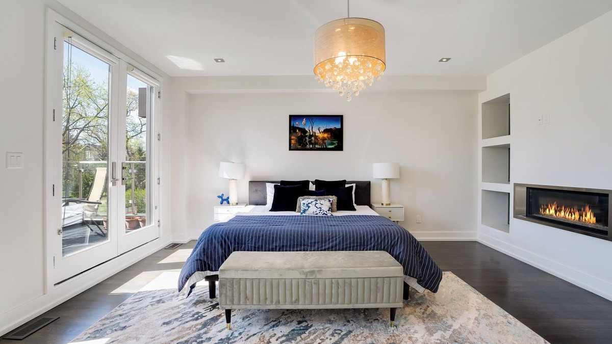 Lakeview House | 4 bedroom lux contemporary home close to Downtown Toronto, and Lake Ontario