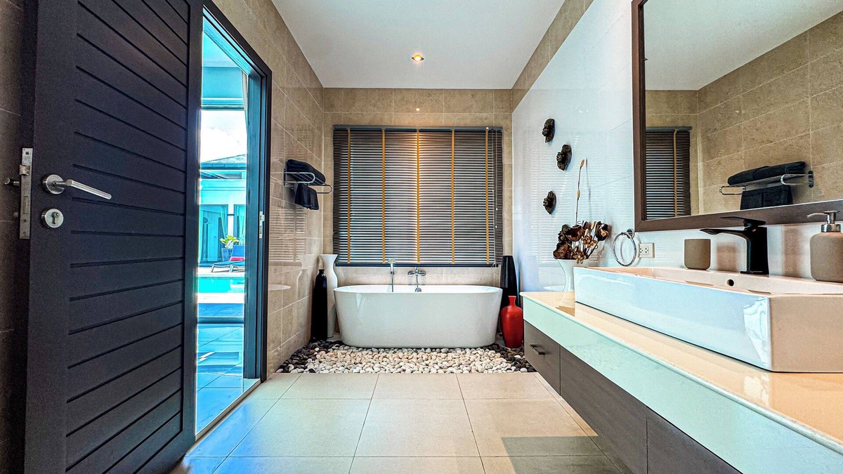 Rawai Villa | 4-bedroom luxury villa in Rawai with WiFi, AC, large Saltwater Pool