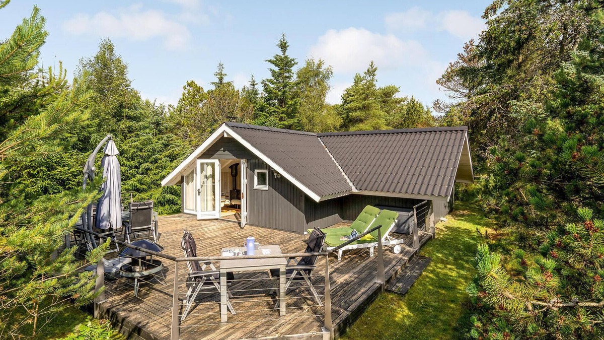 Jerup House | 4 bedroom nice home in ålbæk