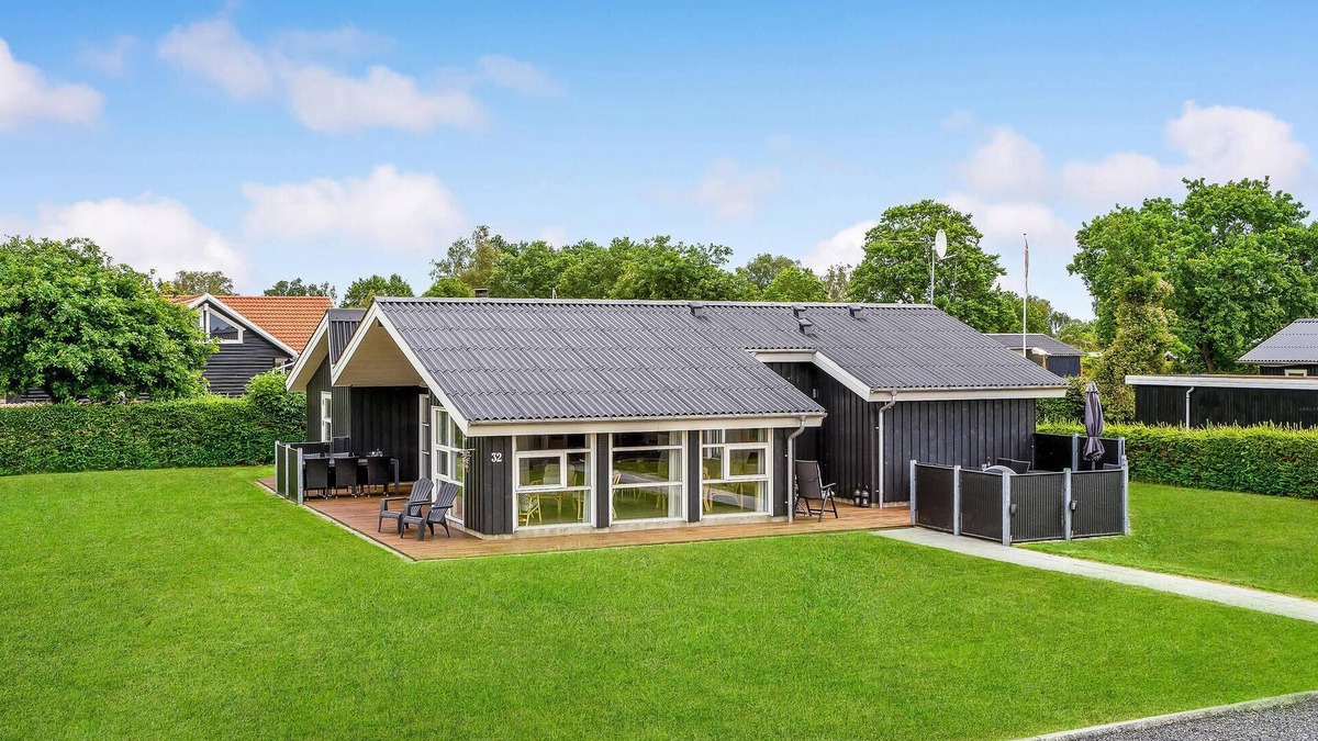 Oster Hurup House | 4 bedroom nice home in Hadsund
