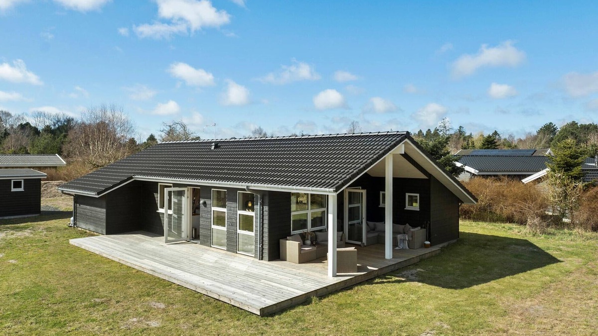 Hojby House | 4 bedroom nice home in Højby