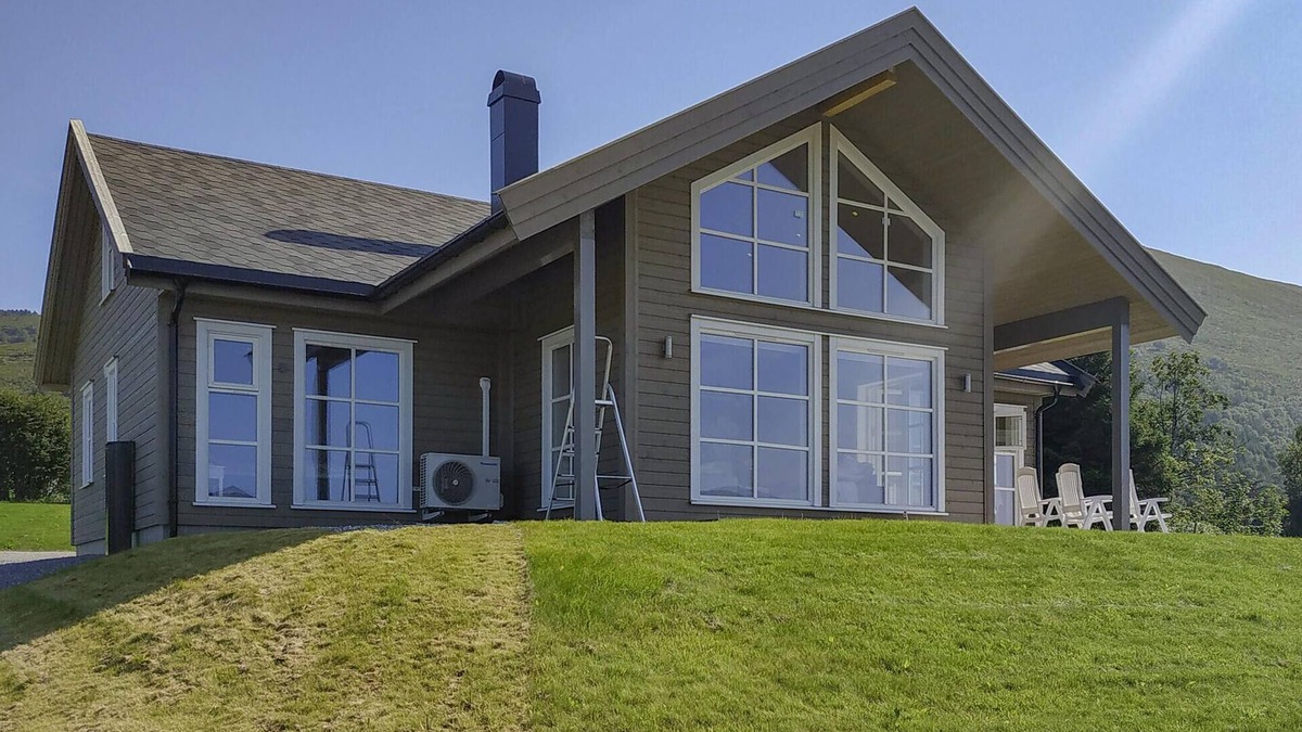 Haram House | 4 bedroom nice home in Hildre