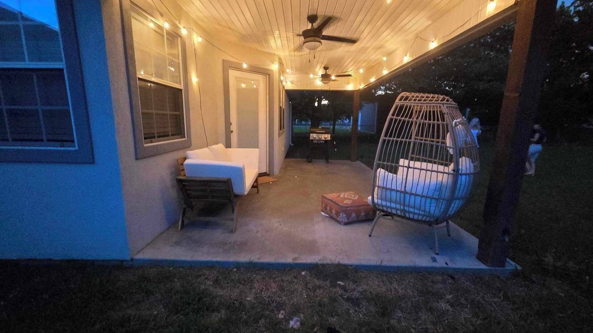 Calera House | 4 bedroom; pet friendly; grill; close to airport and casino