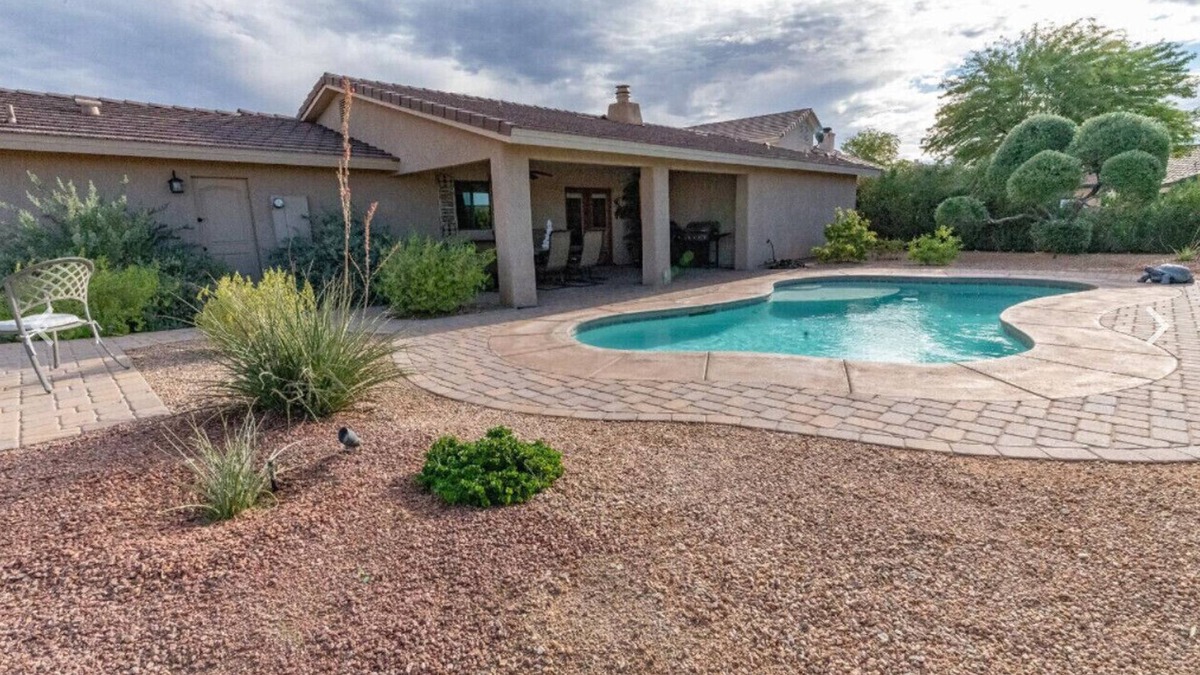 Residential Estates House | 4 BEDROOM POOL HOME