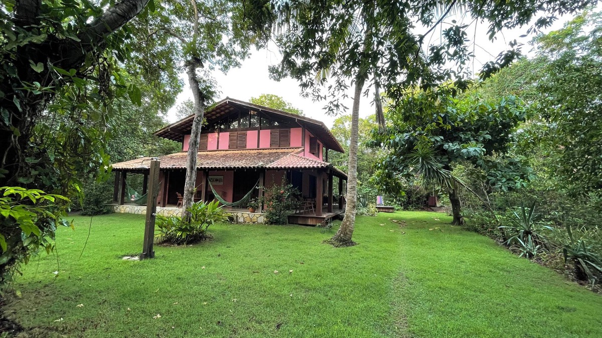 Marau House | 4-bedroom Property in beautiful Cassange Beach with WiFi, AC. Pet-friendly!