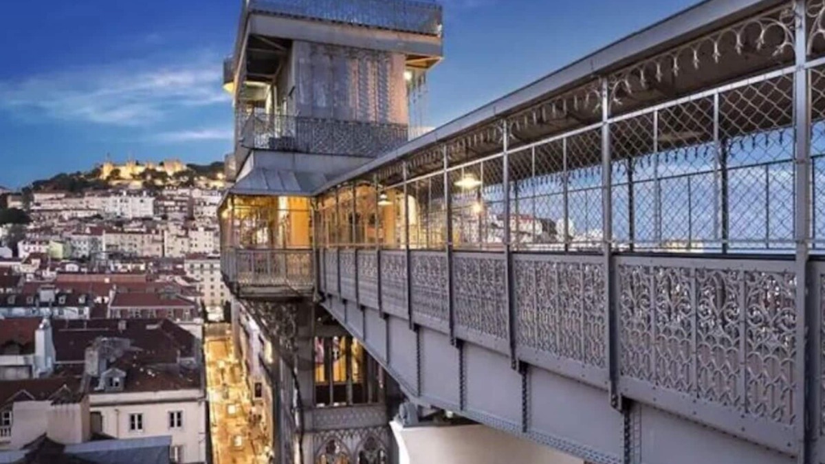 Chiado Apartment | 4-Bedroom Retreat in Lisbon's Historic Heart, Steps from Iconic Attractions