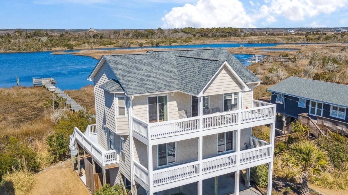 North Topsail Beach House | 4-bedroom soundside house with private dock and easy beach access